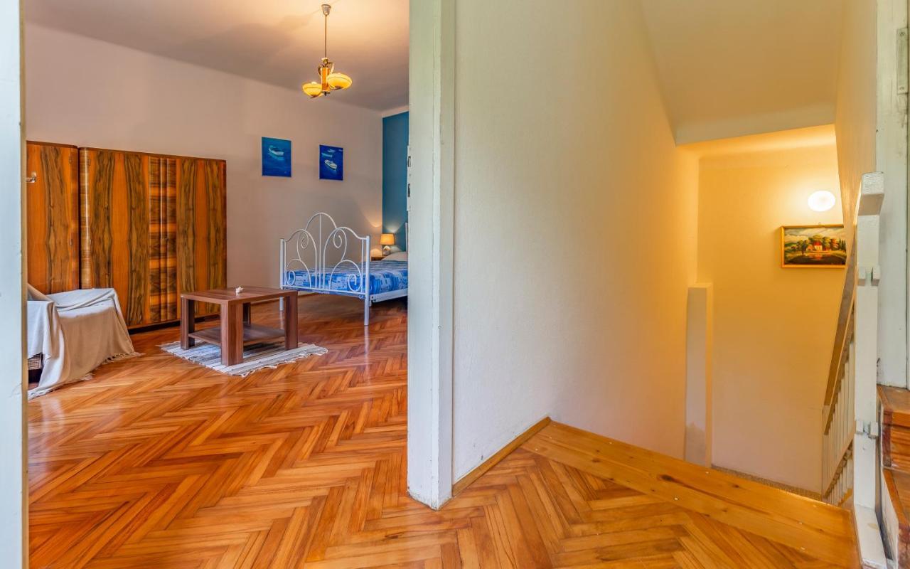 Liznjan - Blue Gate Manor Villa Bagian luar foto