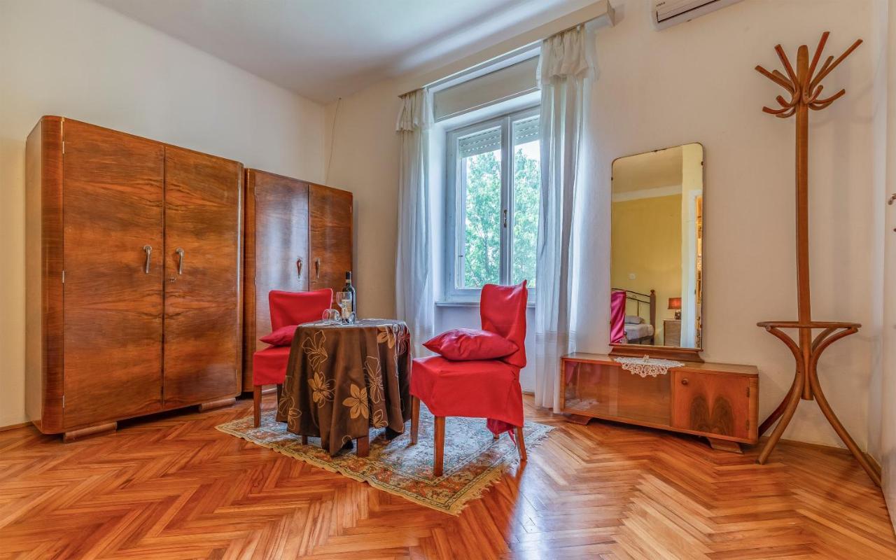 Liznjan - Blue Gate Manor Villa Bagian luar foto